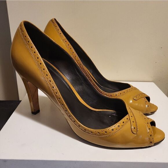 Faconnable Mustard Patent Leather Peep Toe Pumps sz.8 Ret $198 Made in Italy - Picture 1 of 11